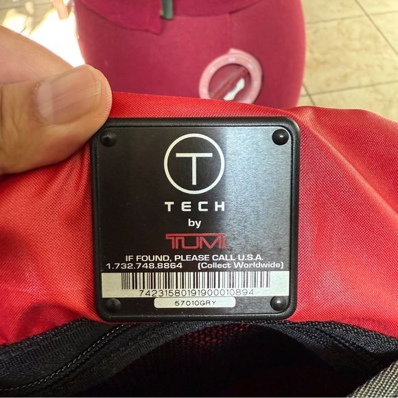 Tumi T-Tech crossbody/sling bag. Preloved. Excellent condition. - Picture 9 of 13